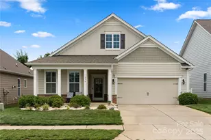 274 Robinwood Ln, Lake Wylie, SC 29710 - Photo 1