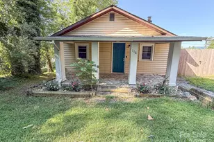 116 N Blue Ridge Ave, Hendersonville, NC 28792 - Photo 1
