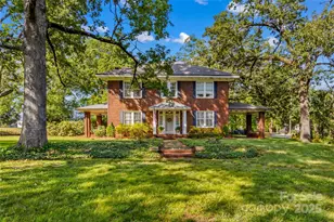 712 N Center Street N, Statesville, NC 28677 - Photo 1