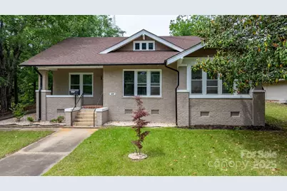 425 1st Avenue SE, Hickory, NC 28602 - Photo 1