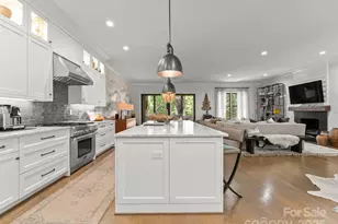 1160 S Kings Dr, Charlotte, NC 28207 - Photo 1