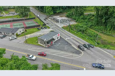 301 N Main Street, Marion, NC 28752 - Photo 1