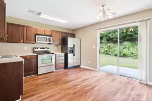 829 Raindrops Rd, Gastonia, NC 28054 - Photo 1