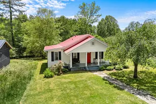 115 McMinn Ave, Brevard, NC 28712 - Photo 1