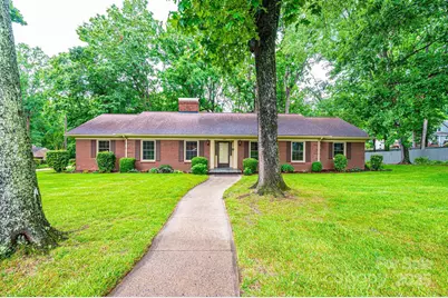 1304 5th Street Circle NW, Hickory, NC 28601 - Photo 1