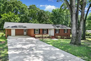 967 Hilldale Dr, Lancaster, SC 29720 - Photo 1