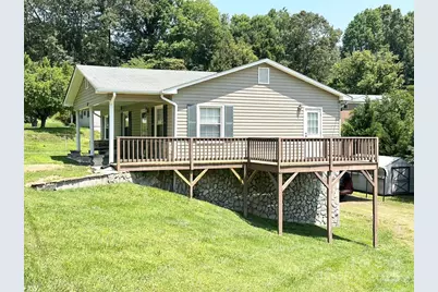 820 NE Seehorn Street NE, Lenoir, NC 28645 - Photo 1