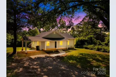 1528 Avondale Drive, Statesville, NC 28625 - Photo 1