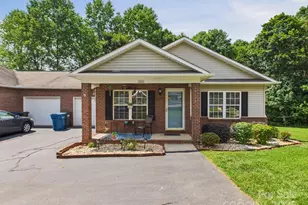 2541 26th Ave NE, Hickory, NC 28601 - Photo 1