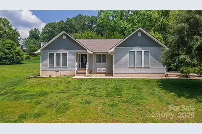 100 Donna Drive, Franklin, NC 28734 - Photo 1