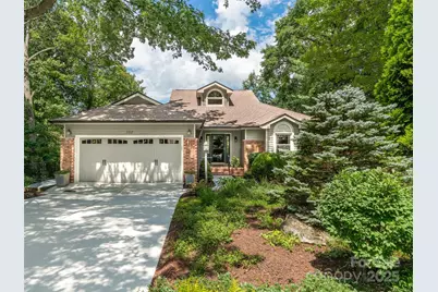 350 W Shay Circle, Hendersonville, NC 28791 - Photo 1