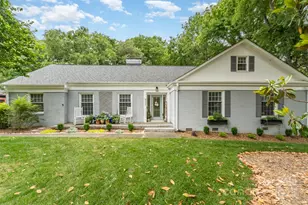 827 Ashwyn Dr, Charlotte, NC 28211 - Photo 1