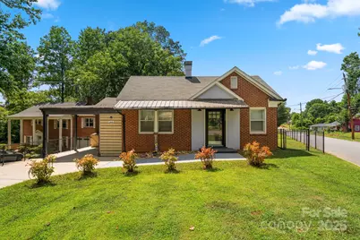 115 E Catawba Street, Morganton, NC 28655 - Photo 1