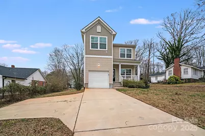 834 N Flint Street, Lincolnton, NC 28092 - Photo 1