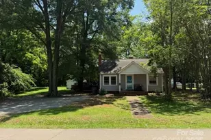 917 Tennyson Dr, Charlotte, NC 28208 - Photo 1