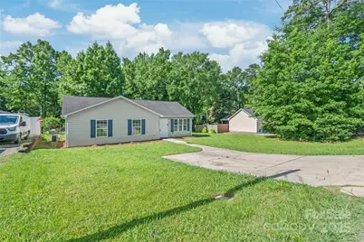 425 Austin Drive, Charlotte, NC 28213 - Photo 1