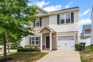 2005 Amos Oaks Ln, Charlotte, NC 28215 - Photo 1