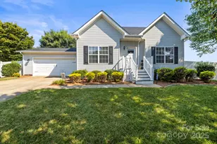 1548 Berkshire Dr, Newton, NC 28658 - Photo 1