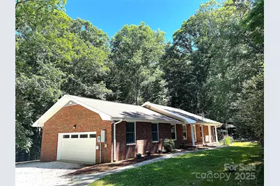 341 S Rugby Road, Hendersonville, NC 28791 - Photo 1