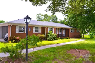 405 Wesley Heights Dr, Albemarle, NC 28001 - Photo 1