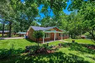 1036 11th St Cir Dr NW, Hickory, NC 28601 - Photo 1