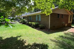 2300 Lakeview Cir, Matthews, NC 28105 - Photo 1