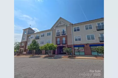 1410 4th Street Drive NW #303, Hickory, NC 28601 - Photo 1