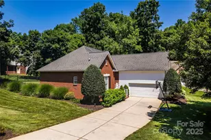 2124 Congress Ct, Kannapolis, NC 28083 - Photo 1