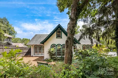 520 Valley Street, Hendersonville, NC 28739 - Photo 1