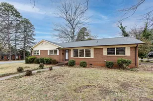 4601 Mendham Dr, Charlotte, NC 28215 - Photo 1