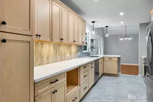 210 Fernwood Dr, Hendersonville, NC 28791 - Photo 1