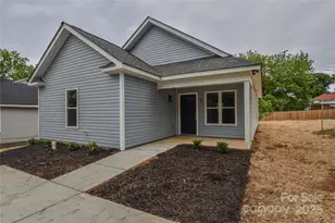 651 S Elm St, Statesville, NC 28677 - Photo 1