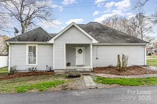 201 Tuckaseege Rd, Mount Holly, NC 28120 - Photo 1