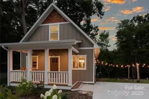 508 S Oconeechee Ave, Black Mountain, NC 28711 - Photo 1