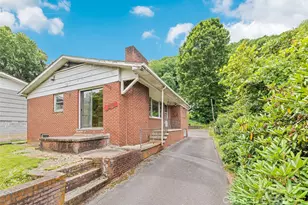 3575 Dellwood Rd, Waynesville, NC 28786 - Photo 1