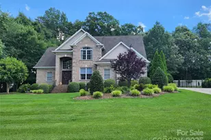 704 6th Ave NE, Conover, NC 28613 - Photo 1