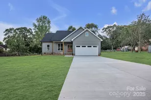 1909 33rd St NE, Hickory, NC 28601 - Photo 1