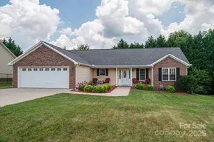 515 E Carpenter St, Maiden, NC 28650 - Photo 1