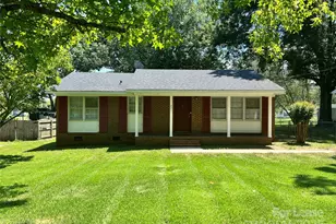 821 Brookwood Dr, Mooresville, NC 28115 - Photo 1