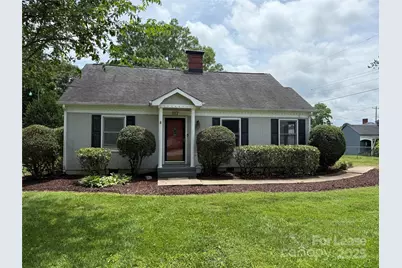1117 13th Avenue NW, Hickory, NC 28601 - Photo 1