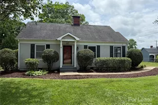 1117 13th Ave NW, Hickory, NC 28601 - Photo 1