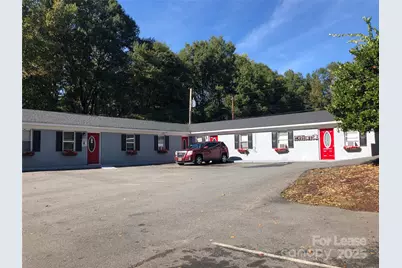 1033 Cleveland Avenue, Gastonia, NC 28052 - Photo 1