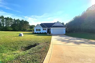 2805 Eagle Dr, Lincolnton, NC 28092 - Photo 1