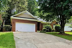 5915 Carriage Oaks Dr, Charlotte, NC 28262 - Photo 1