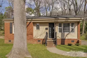 4200 Rochelle Ln, Charlotte, NC 28208 - Photo 1