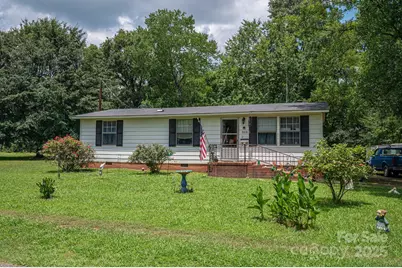 323 E Glendale Avenue, Mount Holly, NC 28120 - Photo 1