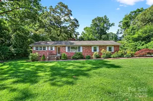 3135 Charlyne Dr, Hendersonville, NC 28792 - Photo 1