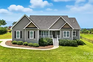 1903 46th Ave Dr NE, Hickory, NC 28601 - Photo 1