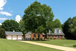 203 Queens Cove Rd, Mooresville, NC 28117 - Photo 1