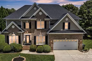 1735 30th Ave Pl NE, Hickory, NC 28601 - Photo 1